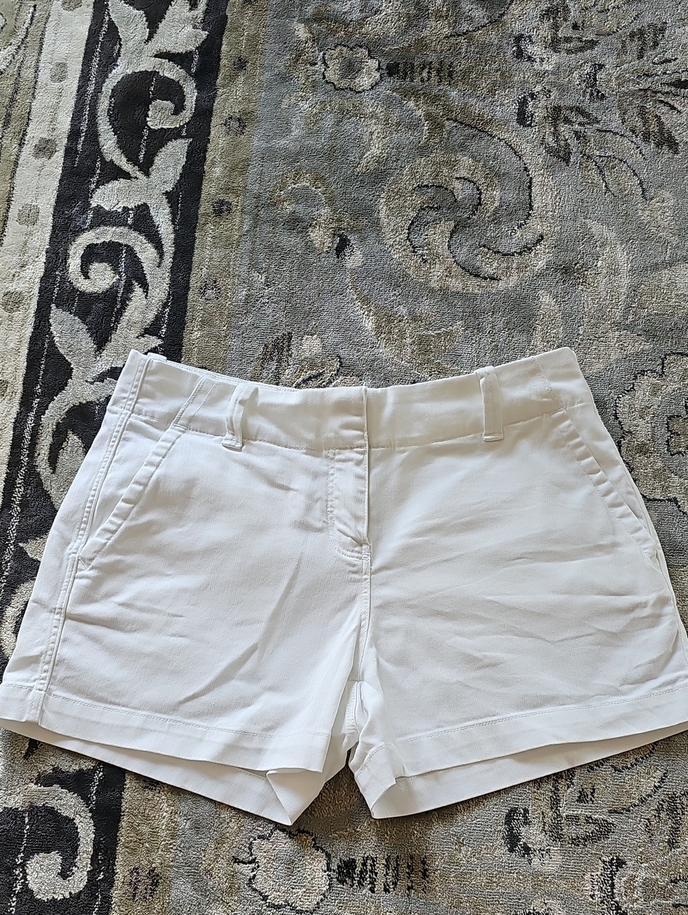 Vineyard Vines Women's White High-Rise Shorts